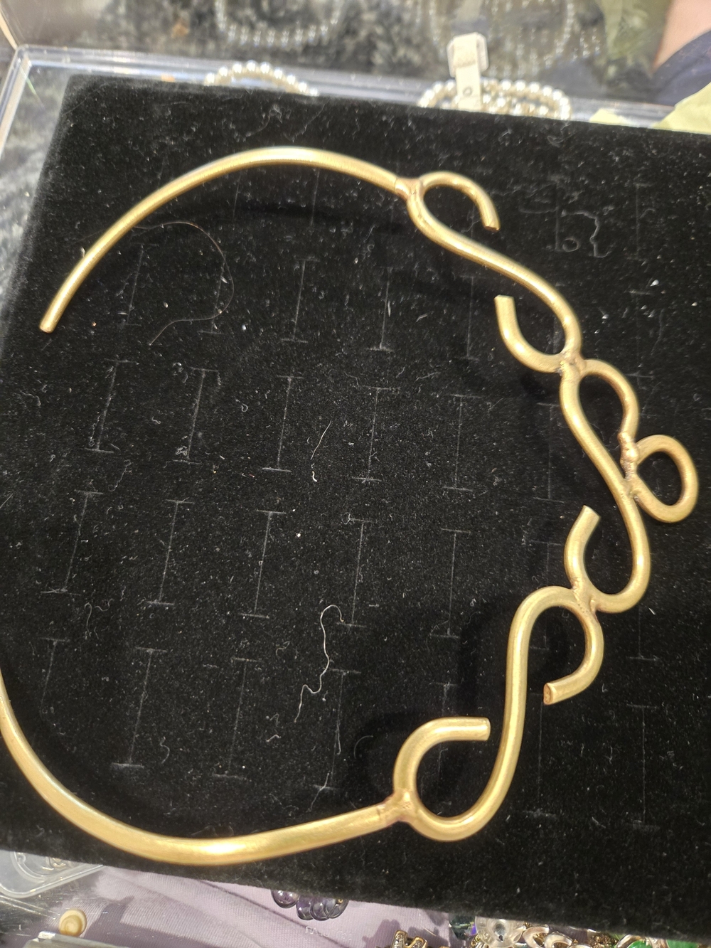 Gold Tone Sculptural Collar Necklace - Vintage Artisan Piece - Picture 8 of 10
